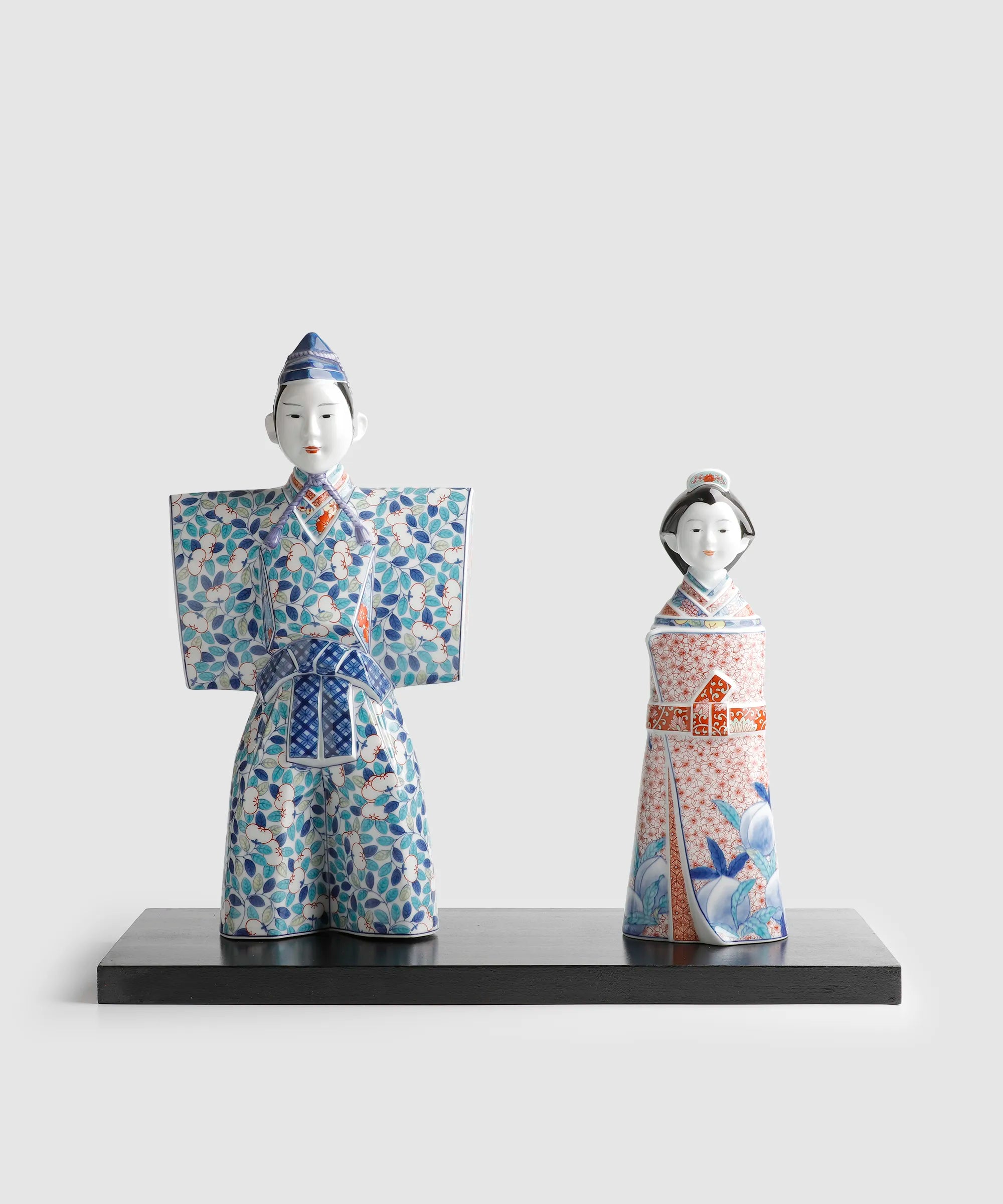 hh　有田焼お雛様珍味2個セット伯山窯２組包装&木製屛風兎絵衝立4個 楽天市場】有田焼 伯父山窯 おひな様.蓋付珍味入れ【セット品