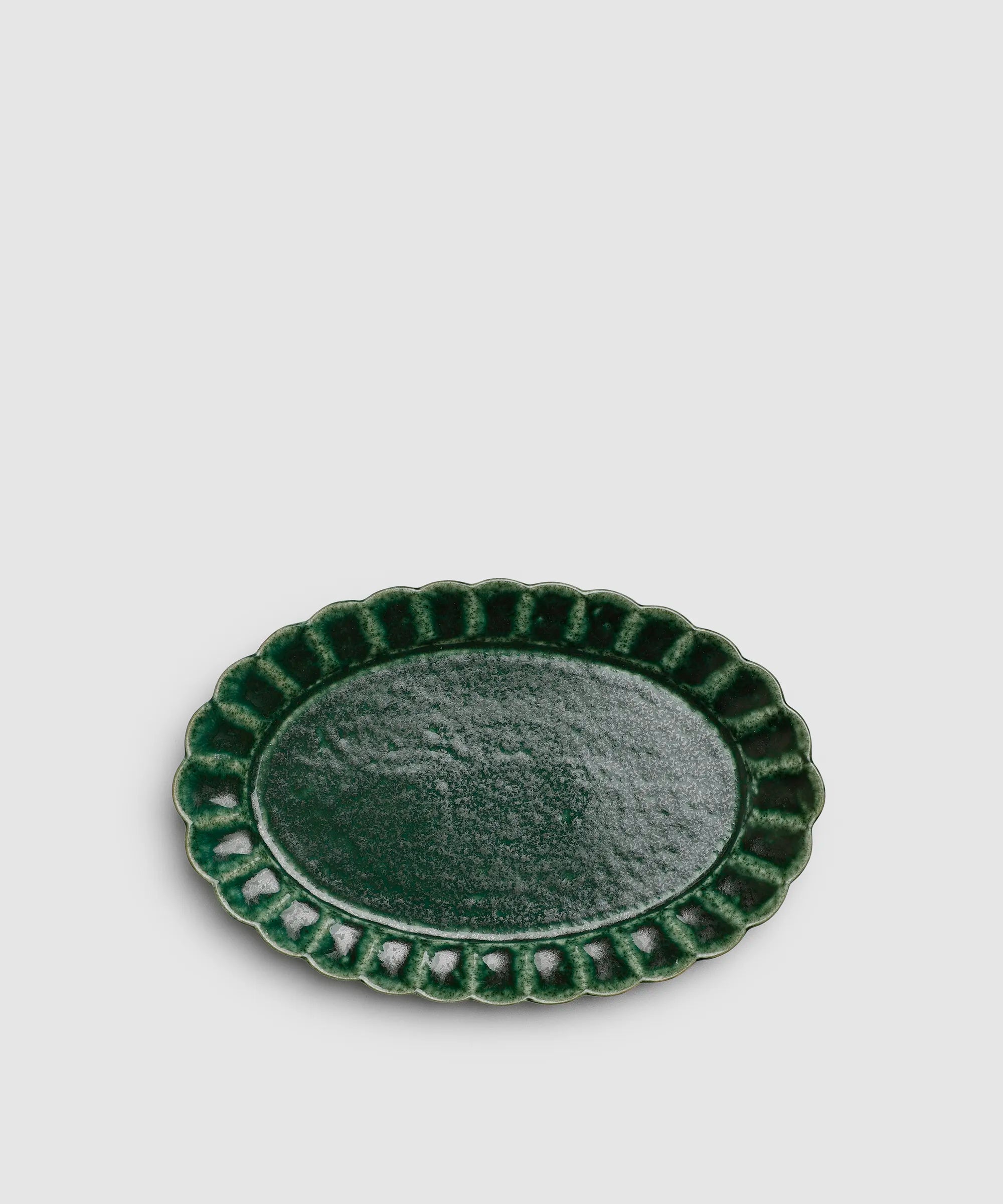 深緑 - 菊割オーバルプレート | 有田焼(ありたやき)の専門通販 Realita 深緑 - 菊割オーバルプレート | 有田焼(ありたやき)の専門通販 Realita