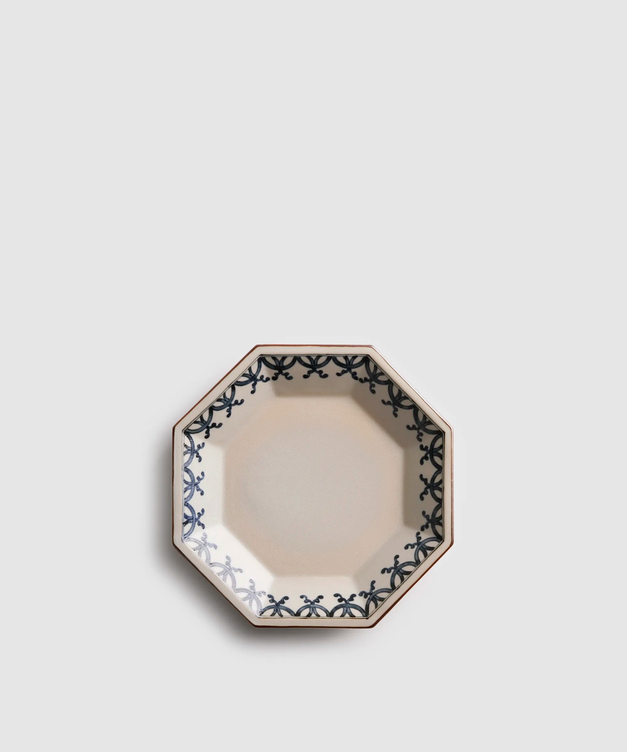 古染連七宝 - 八角銘々皿 | 有田焼(ありたやき)の専門通販 Realita 古染連七宝 - 八角銘々皿 | 有田焼(ありたやき)の専門通販 Realita