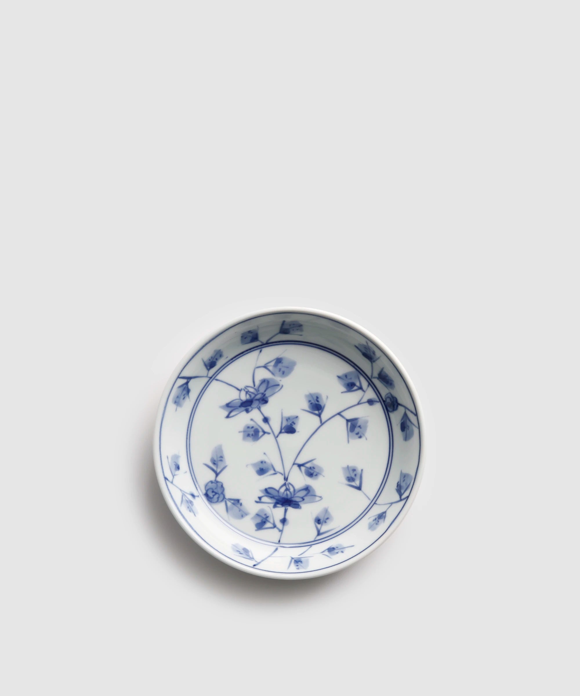 花唐草 - 渕上り5寸皿 | 有田焼(ありたやき)の専門通販 Realita Ceramics Store (リアリタ)公式サイト