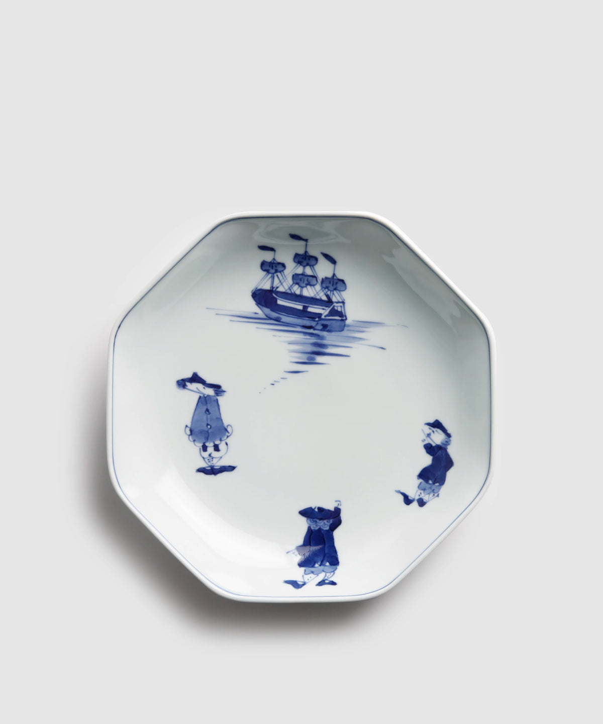 Three strangers and a sailing ship - Octagonal 7-inch plate
