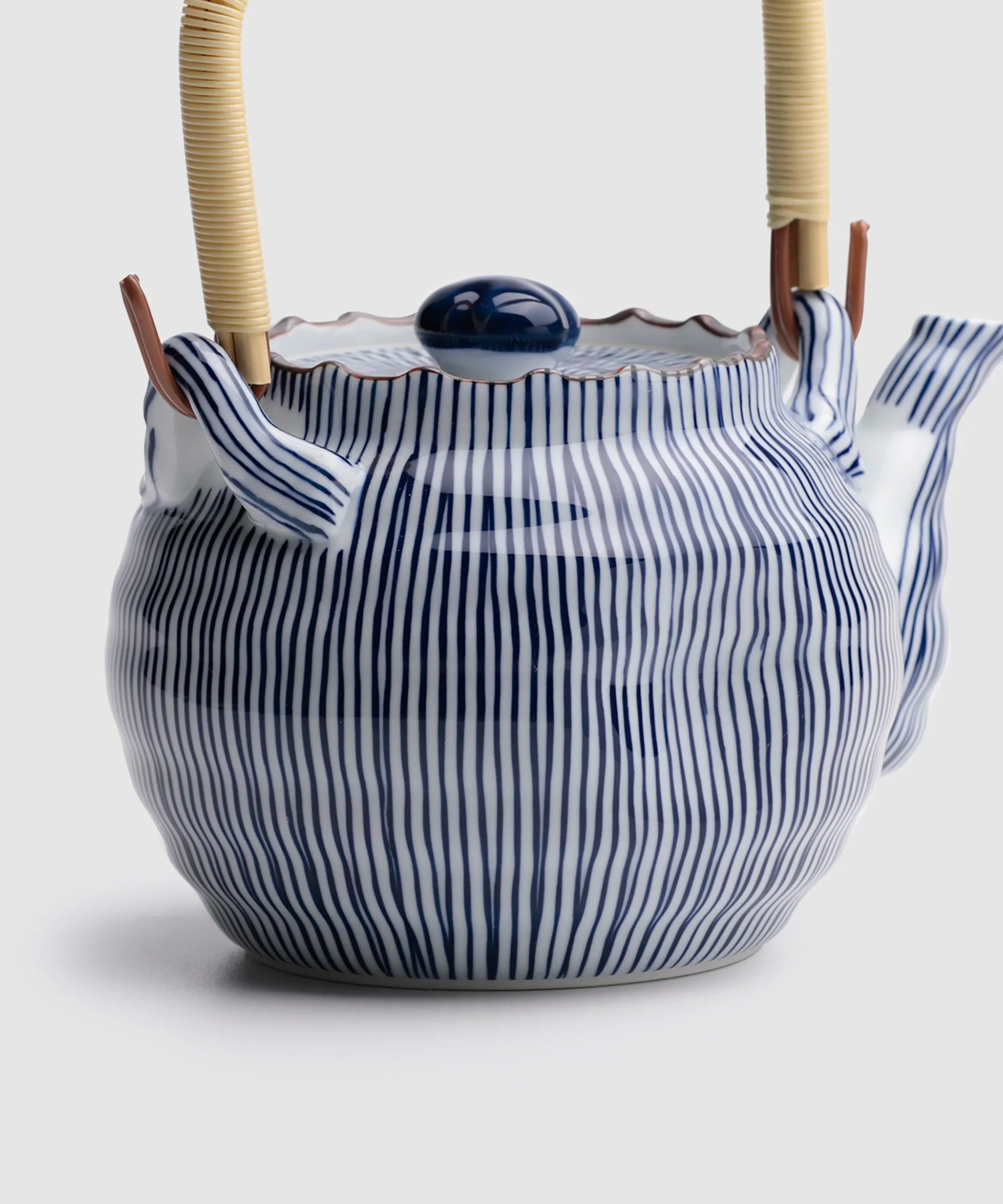 内外十草 - 6号土瓶 | 有田焼(ありたやき)の専門通販 Realita Ceramics