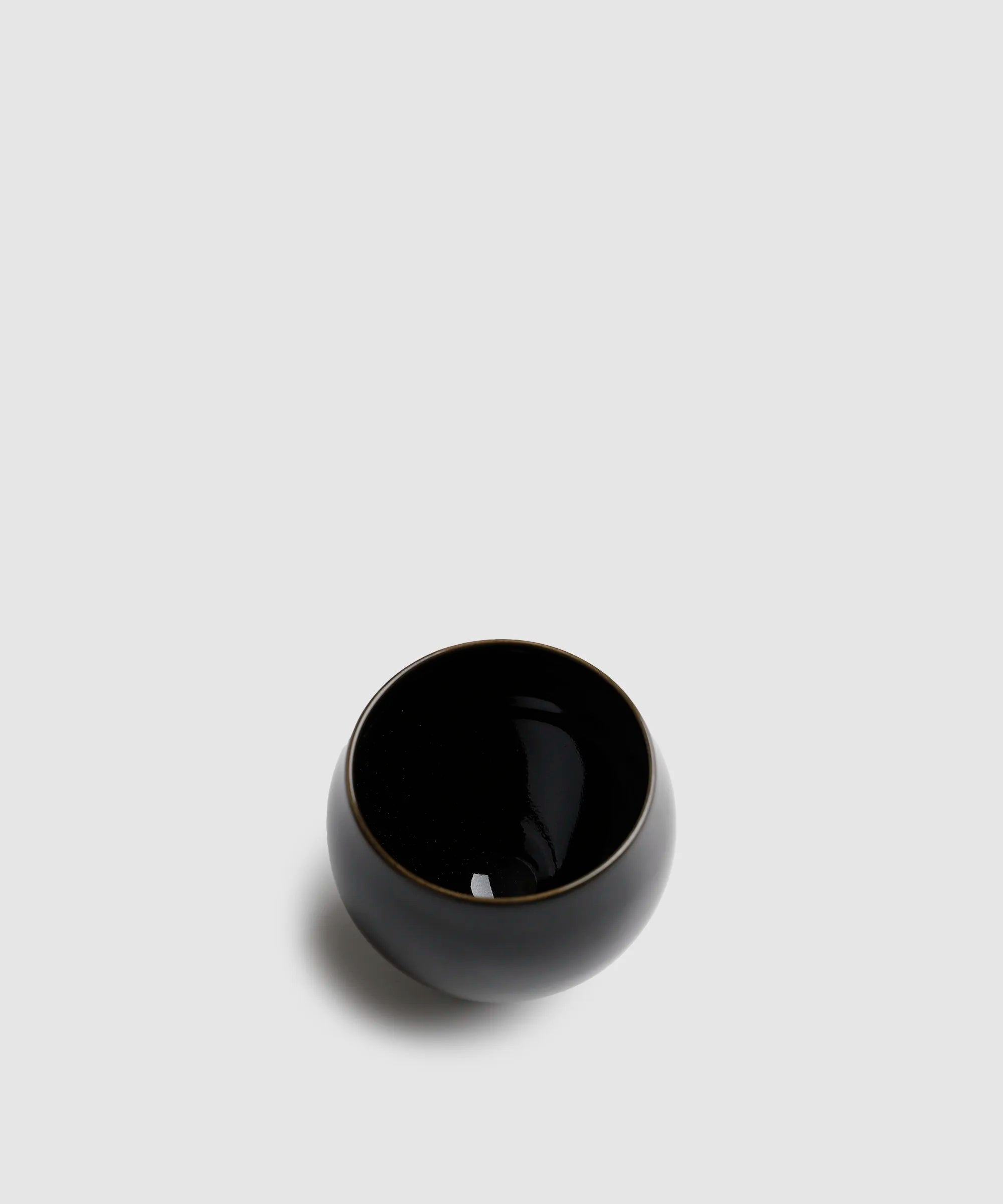 酎呑み 黒釉
