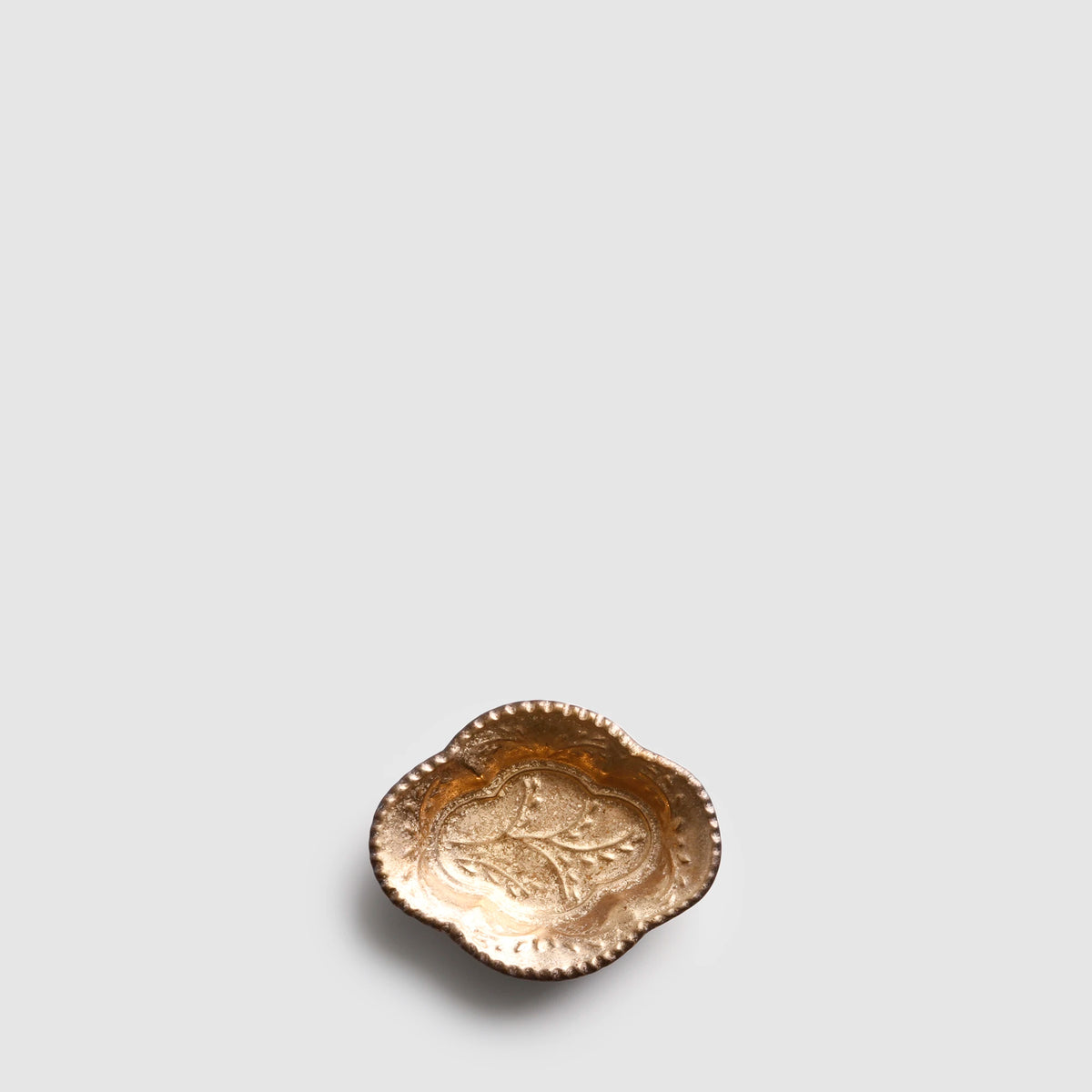 金塗 - 木瓜型小皿 | 有田焼(ありたやき)の専門通販 Realita Ceramics