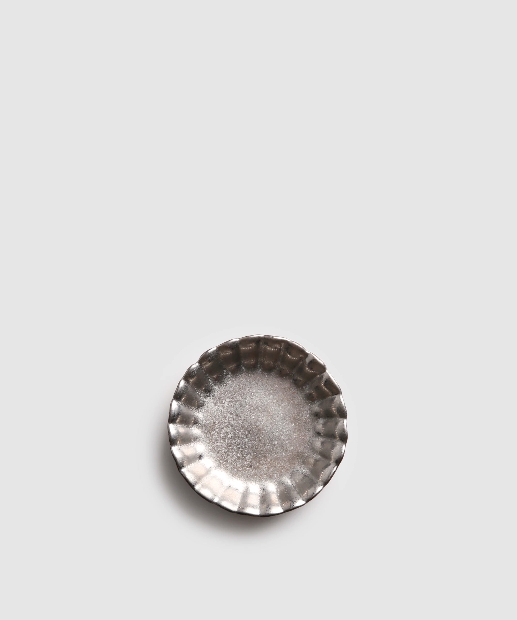 銀塗 - 丸菊割型小皿
