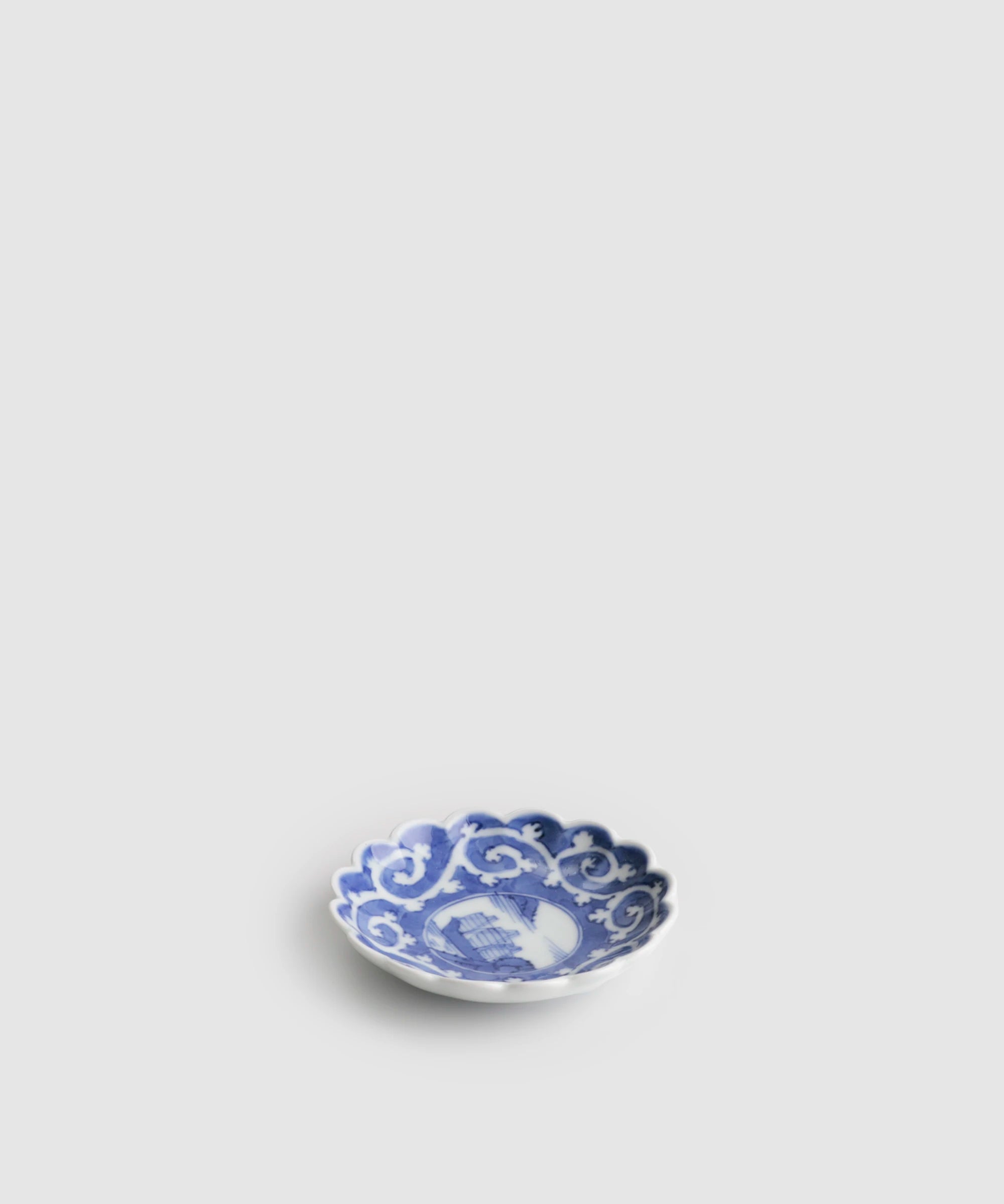 染付外濃蛸唐草山水 - 菊型3寸小皿