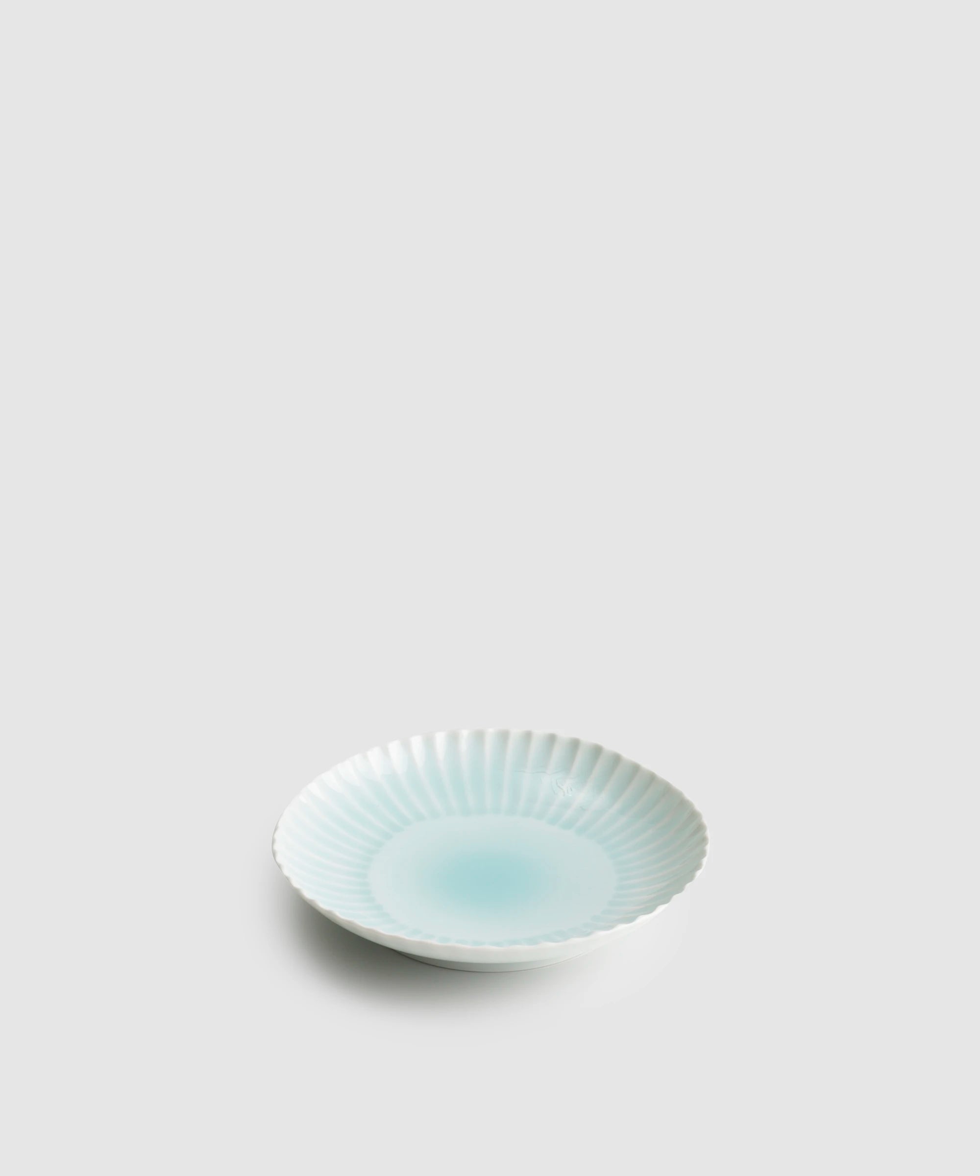 青白磁しのぎ - 銘々皿 | 有田焼(ありたやき)の専門通販 Realita Ceramics Store (リアリタ)公式サイト